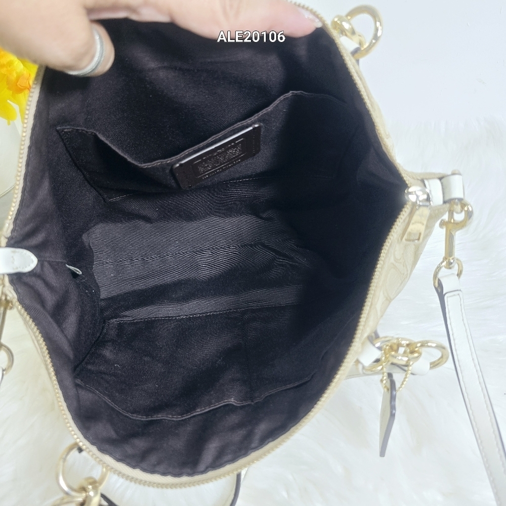 Coach Tan Crossbody Bag Versatile Design - Picture 5 of 14